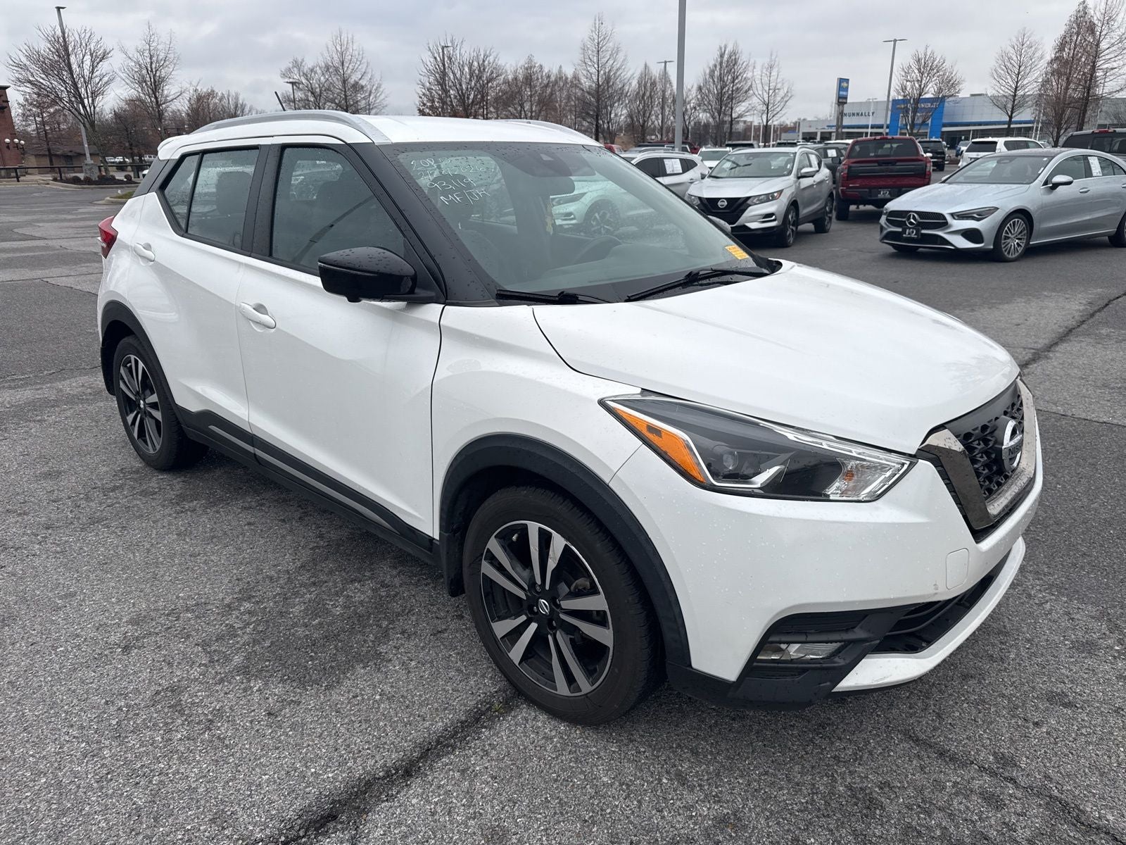 2020 Nissan Kicks SR