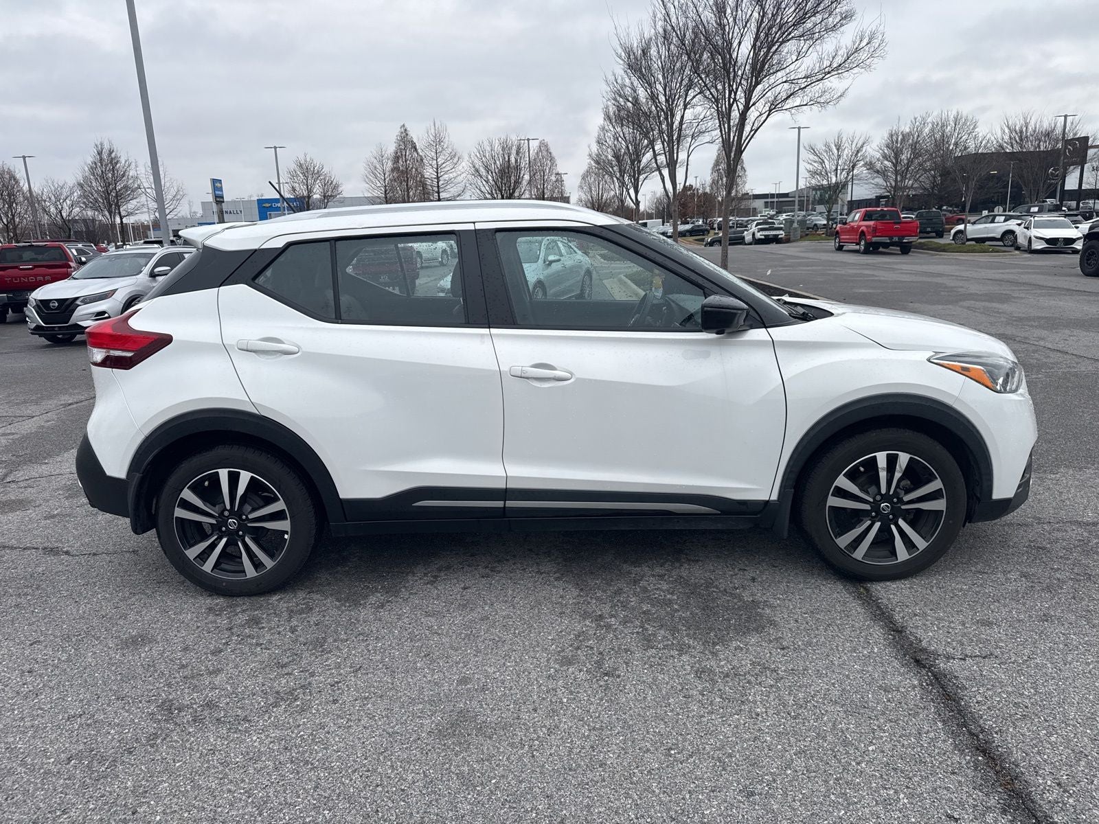 2020 Nissan Kicks SR