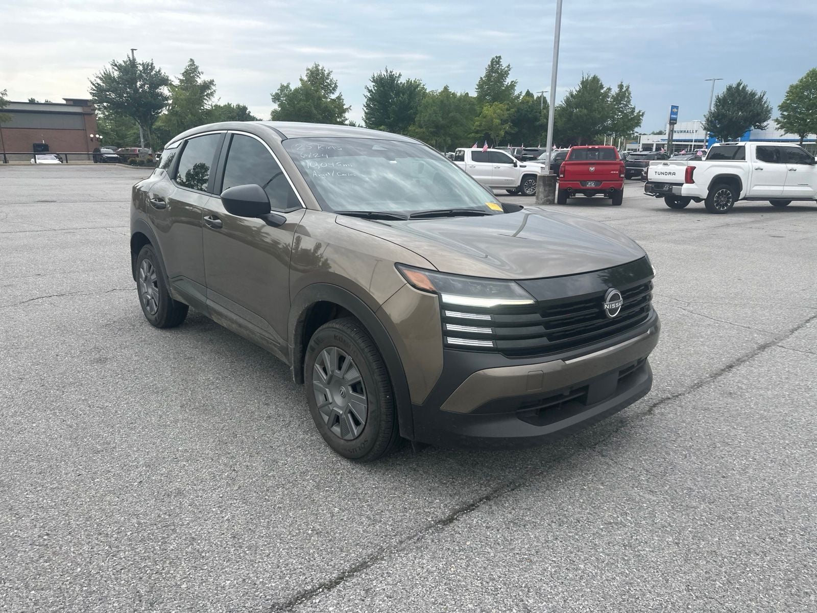 2025 Nissan Kicks S