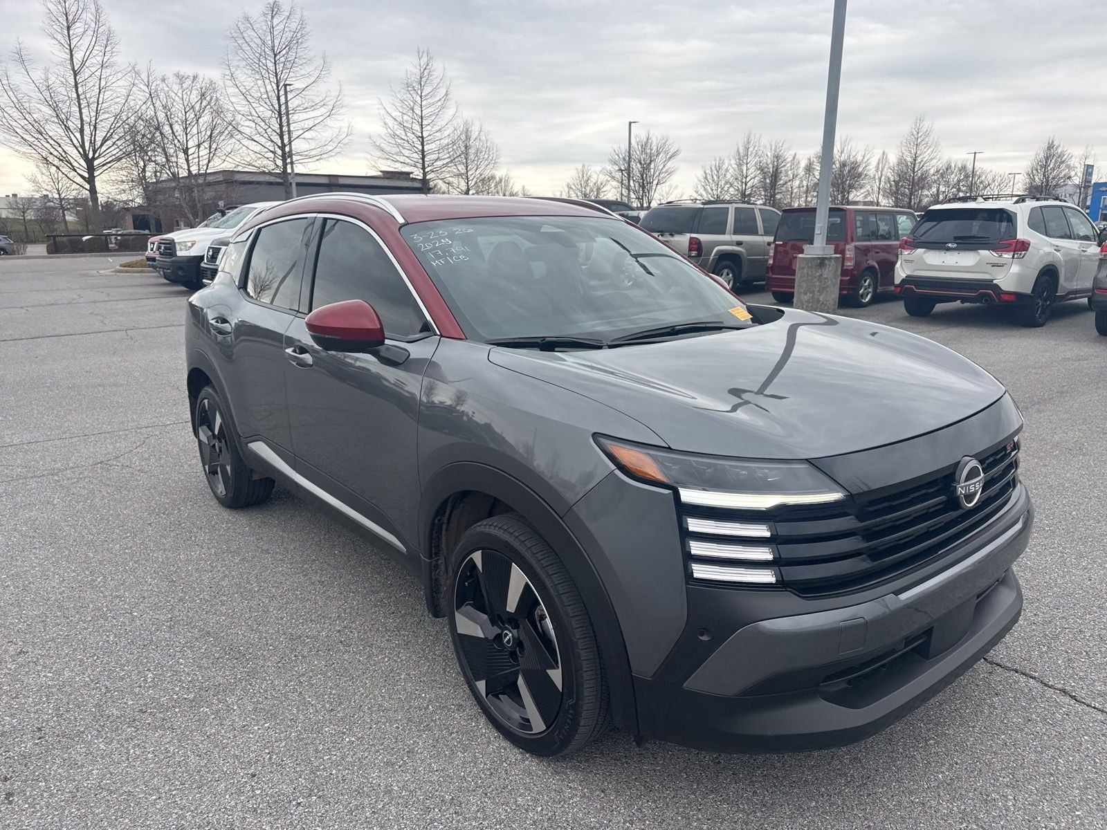 2025 Nissan Kicks SR