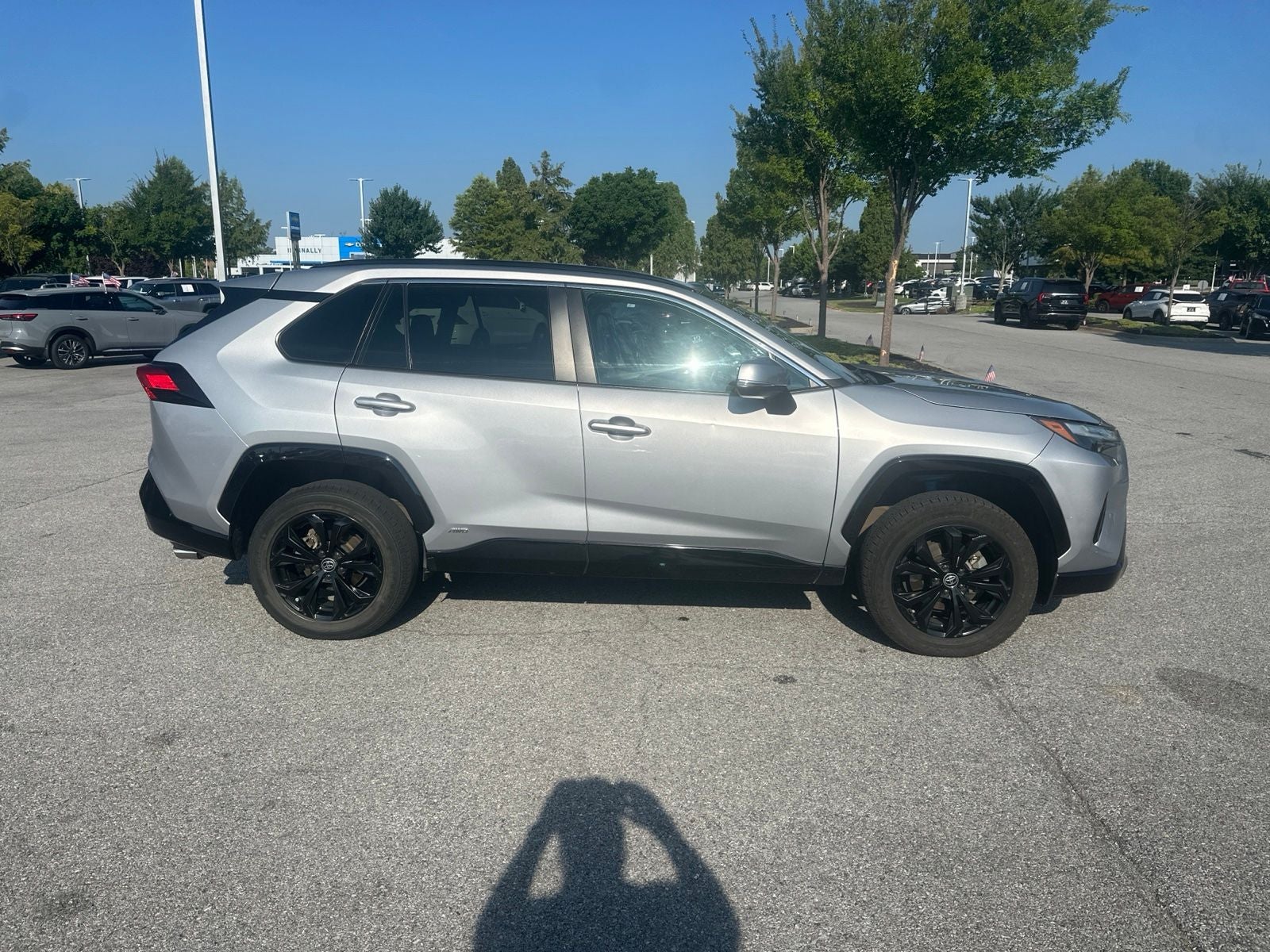2022 Toyota RAV4 Hybrid SE