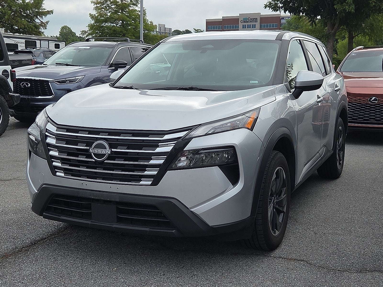 2025 Nissan Rogue SV