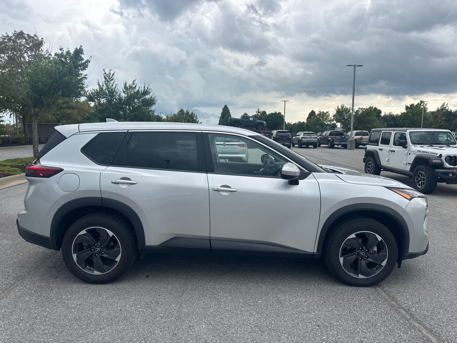 2025 Nissan Rogue SV