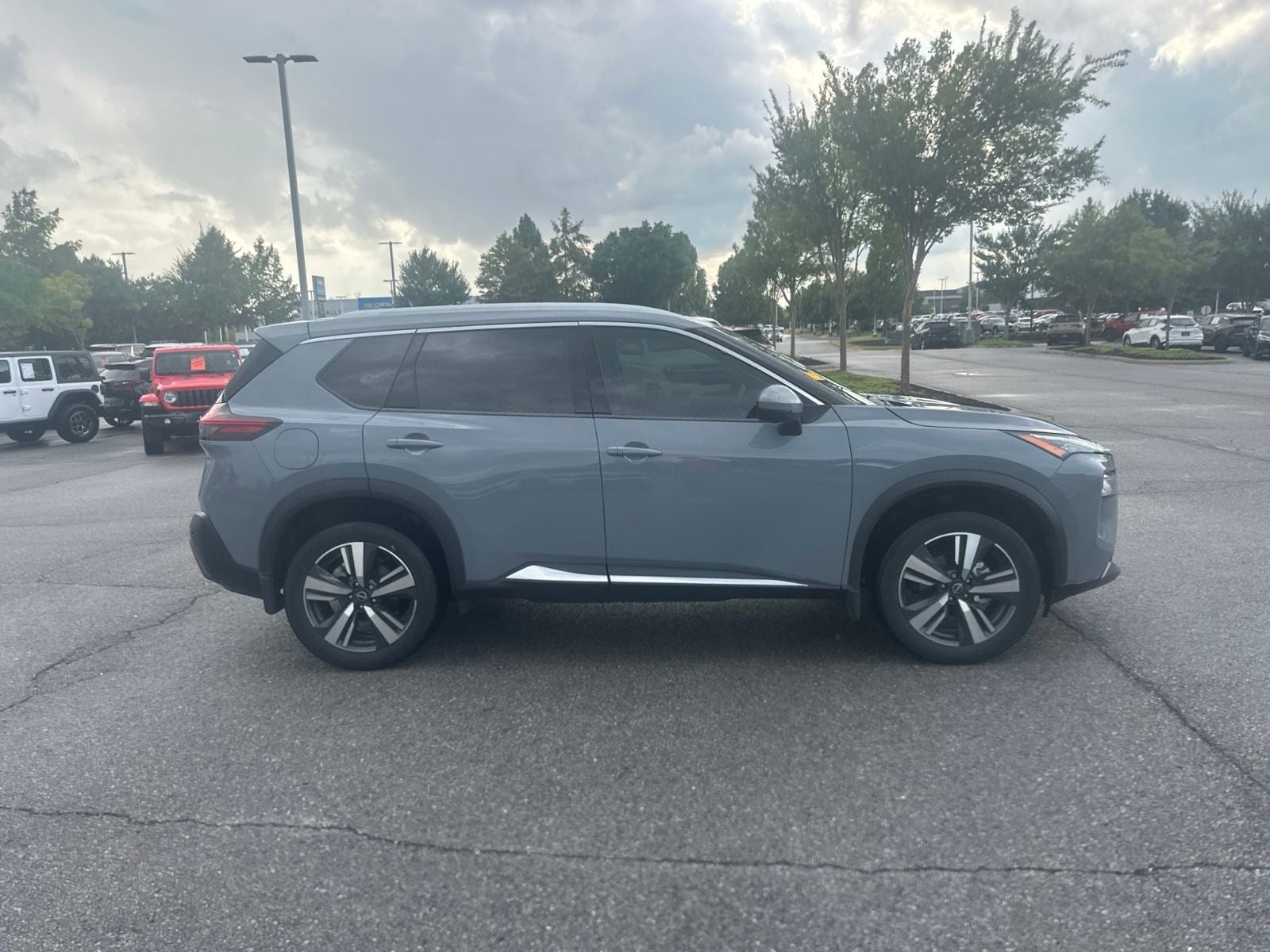 2023 Nissan Rogue SL
