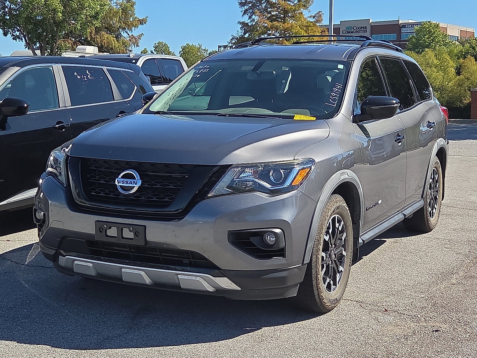 2020 Nissan Pathfinder SV