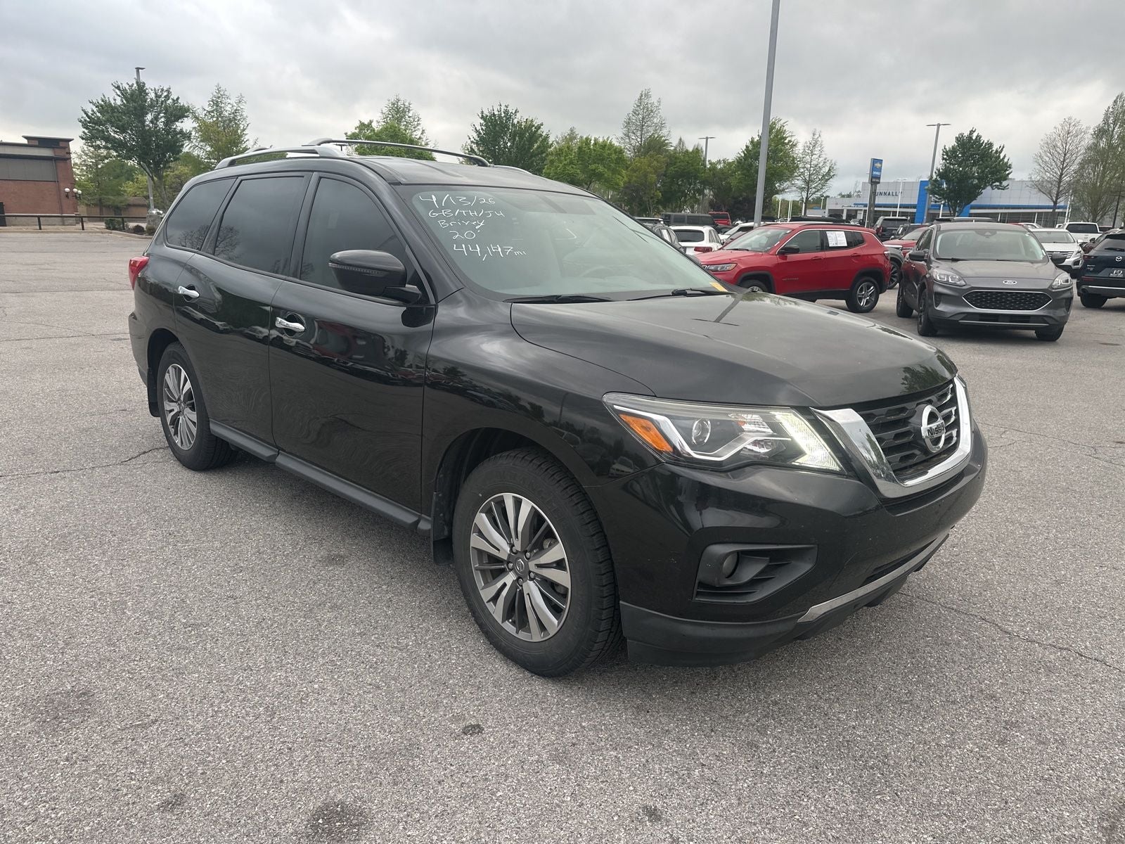 2020 Nissan Pathfinder SV