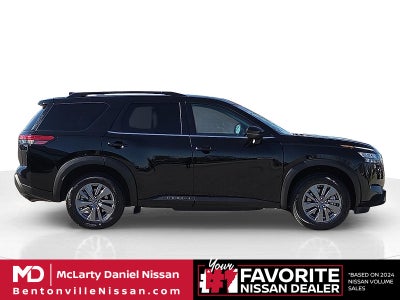 2025 Nissan Pathfinder SV