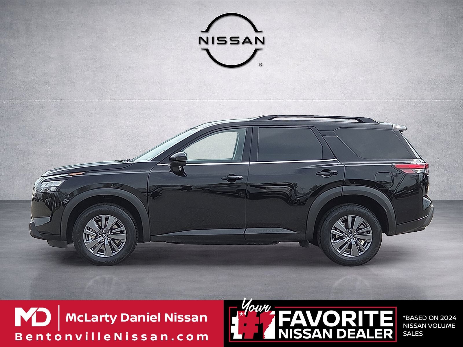 2025 Nissan Pathfinder SV