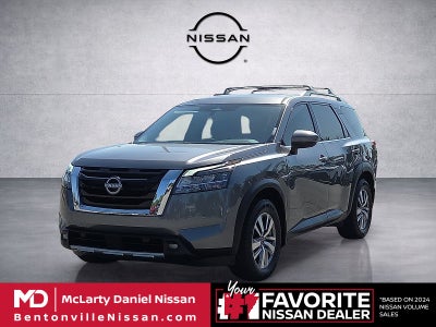 2022 Nissan Pathfinder SL