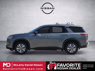 2022 Nissan Pathfinder SL