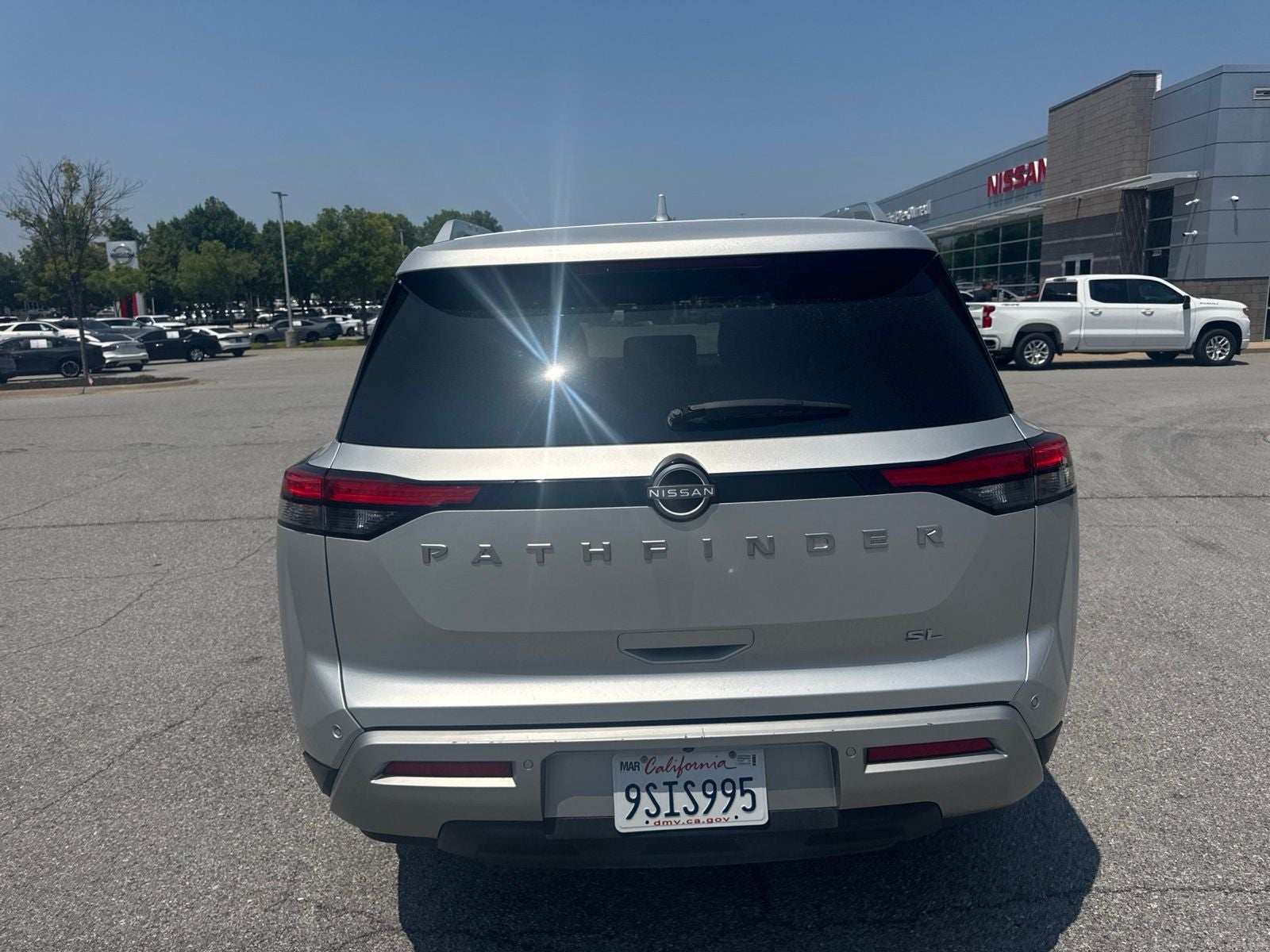 2025 Nissan Pathfinder SL