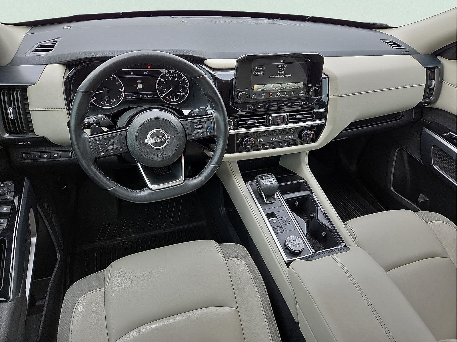 2023 Nissan Pathfinder SL