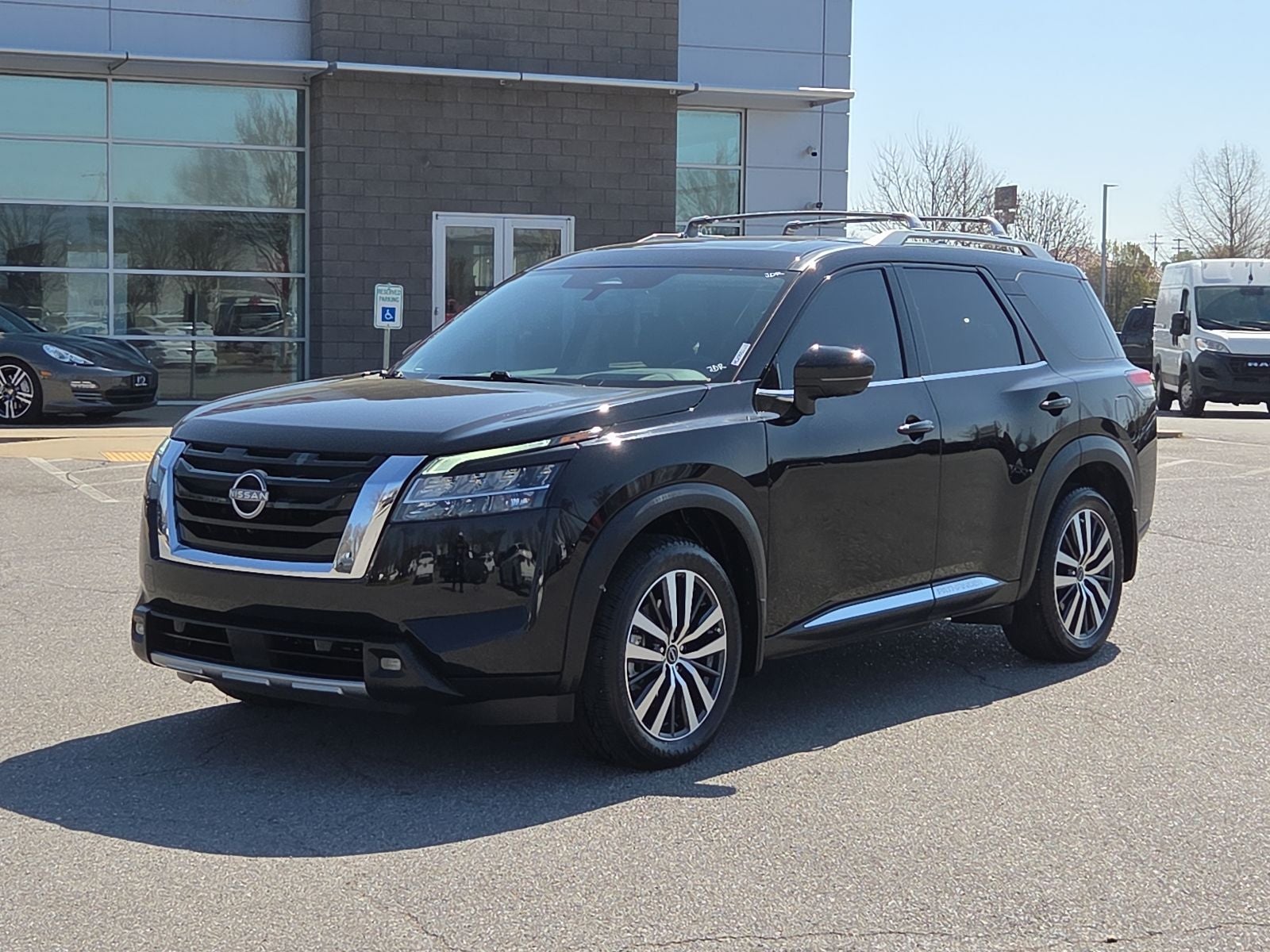 2022 Nissan Pathfinder Platinum