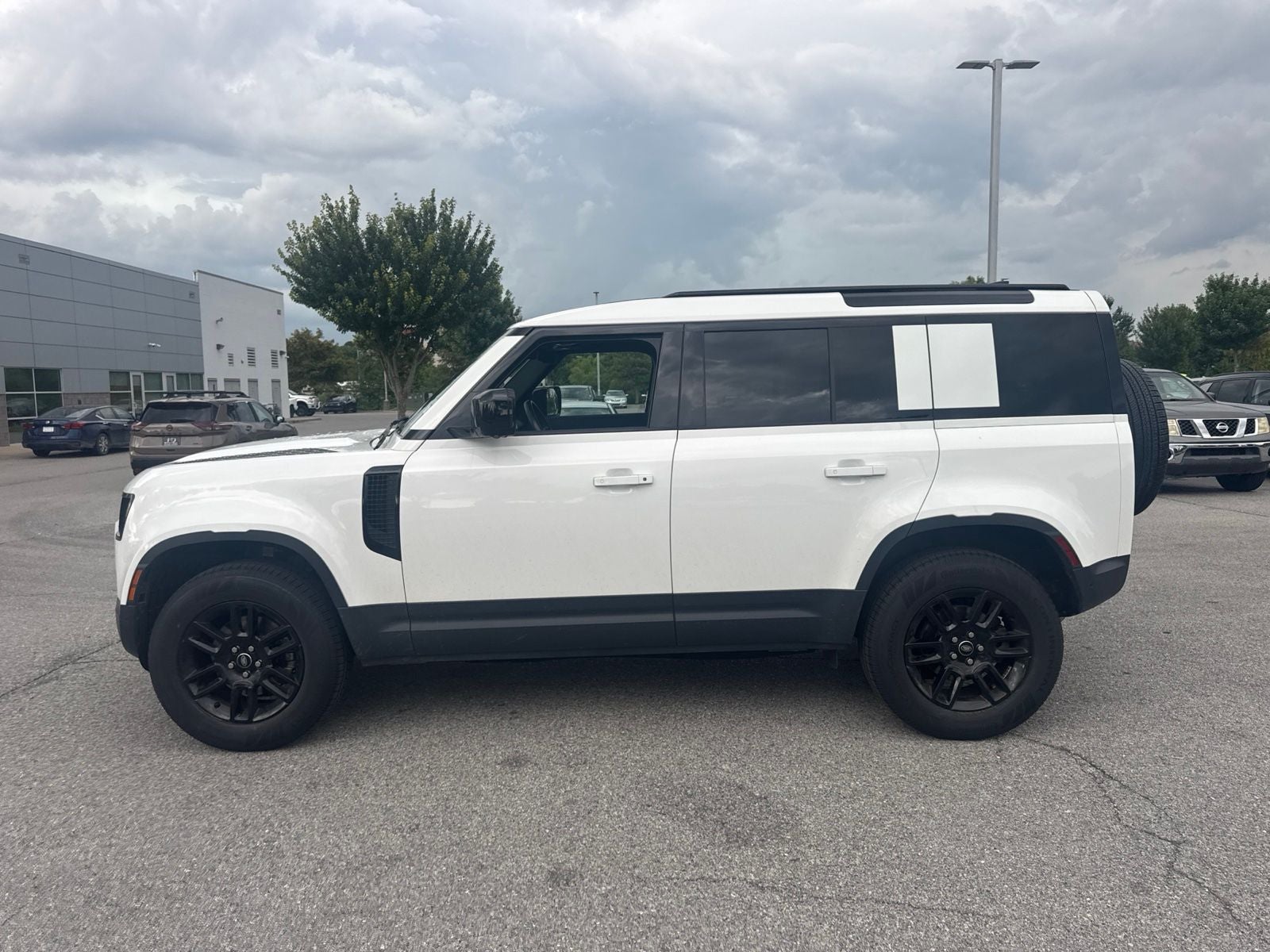 2025 Land Rover Defender 110 S