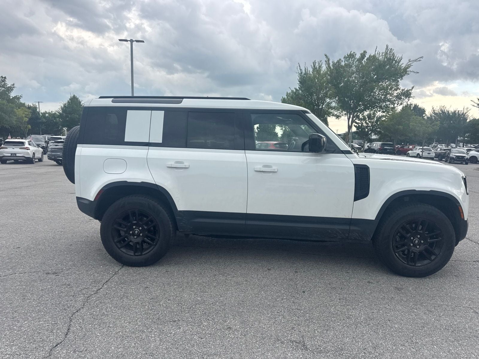 2025 Land Rover Defender 110 S