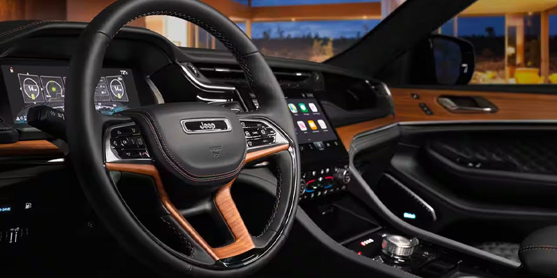 2025 Jeep Grand Cherokee interior space