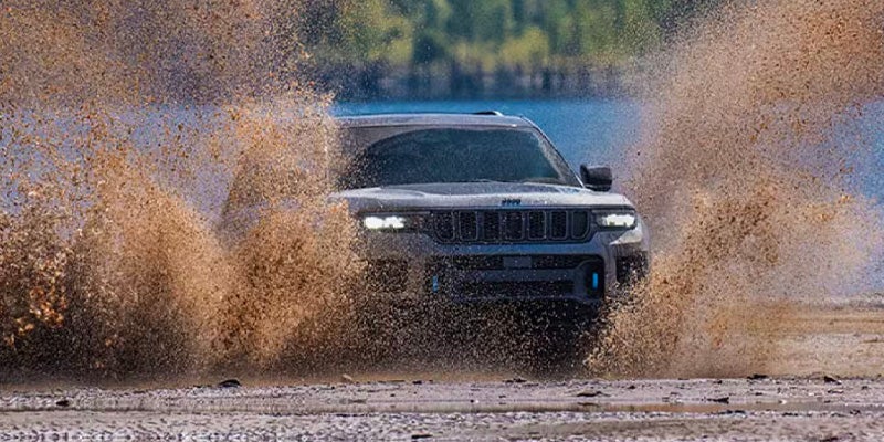2025 Jeep Grand Cherokee technology features